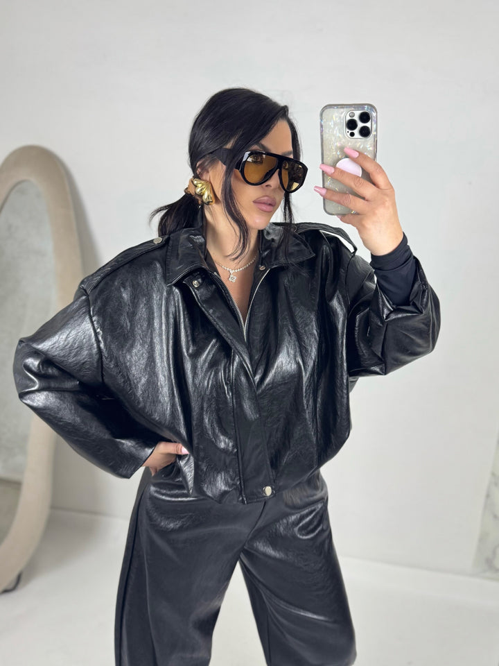 Giubbotto in eco pelle “Carattere”