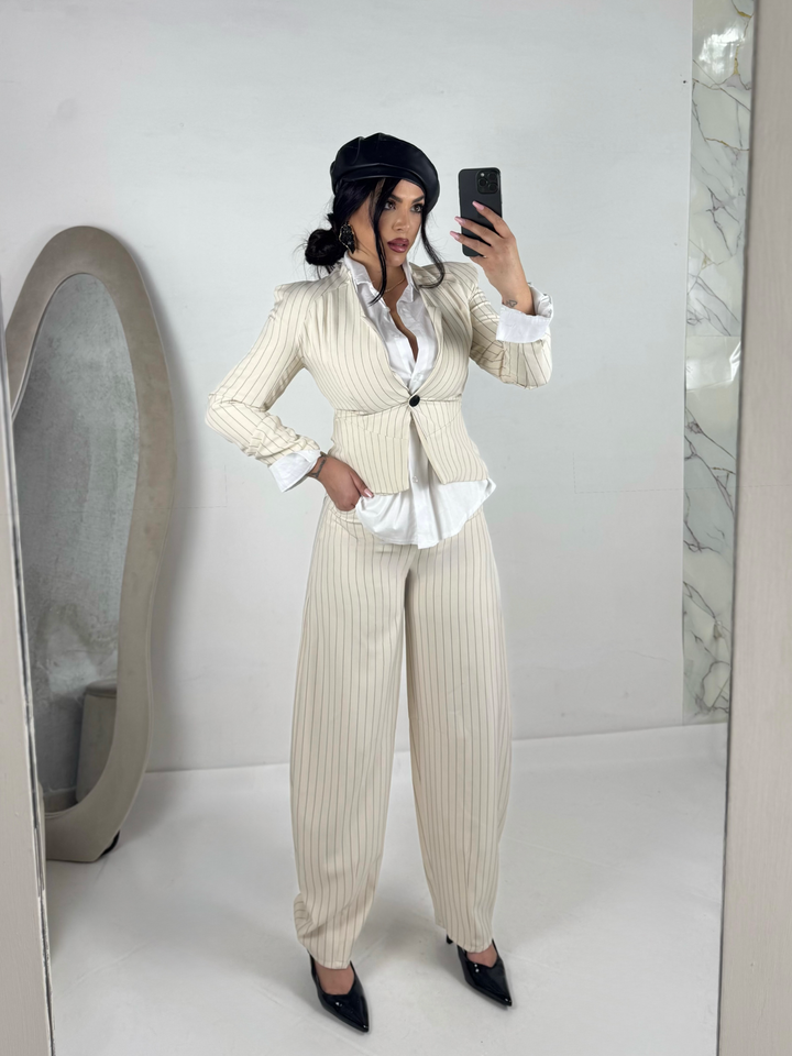 Tailleur gessato “Valery”