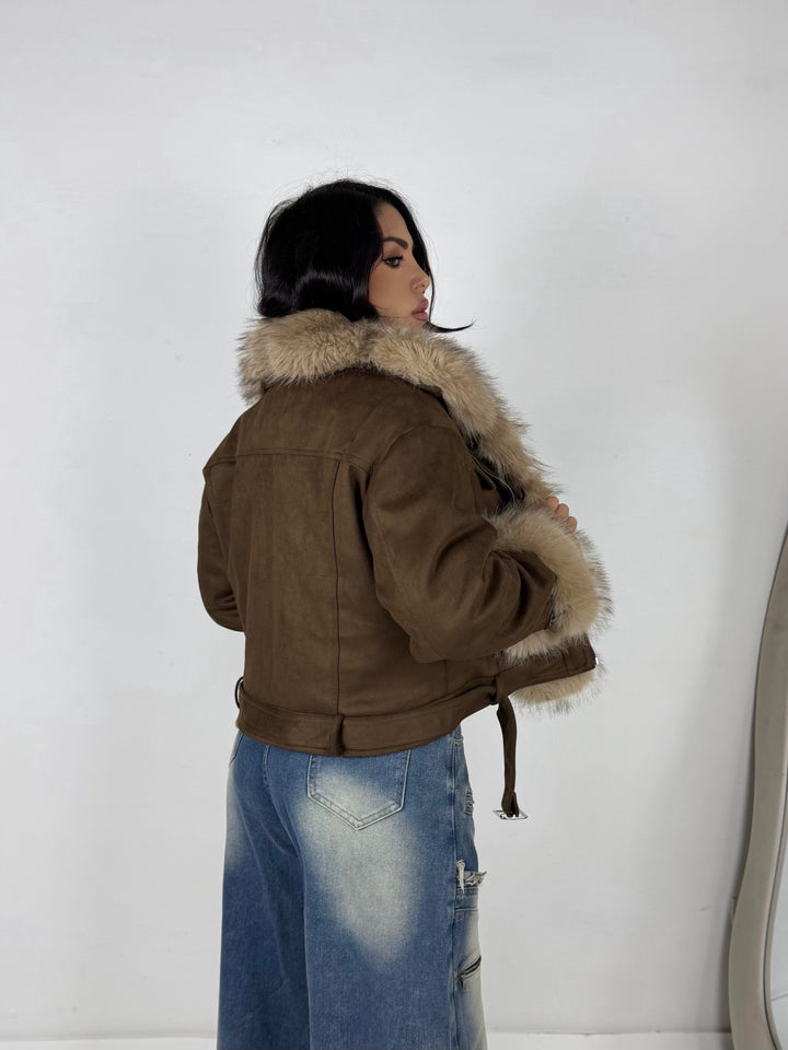 Montone scamosciato con pelliccia interna collo e polsi rimovibili in eco pelliccia “Diva”