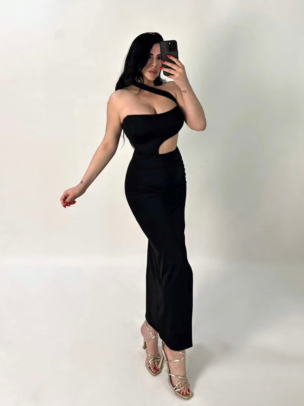 Abito longuette con cut out “Amira”