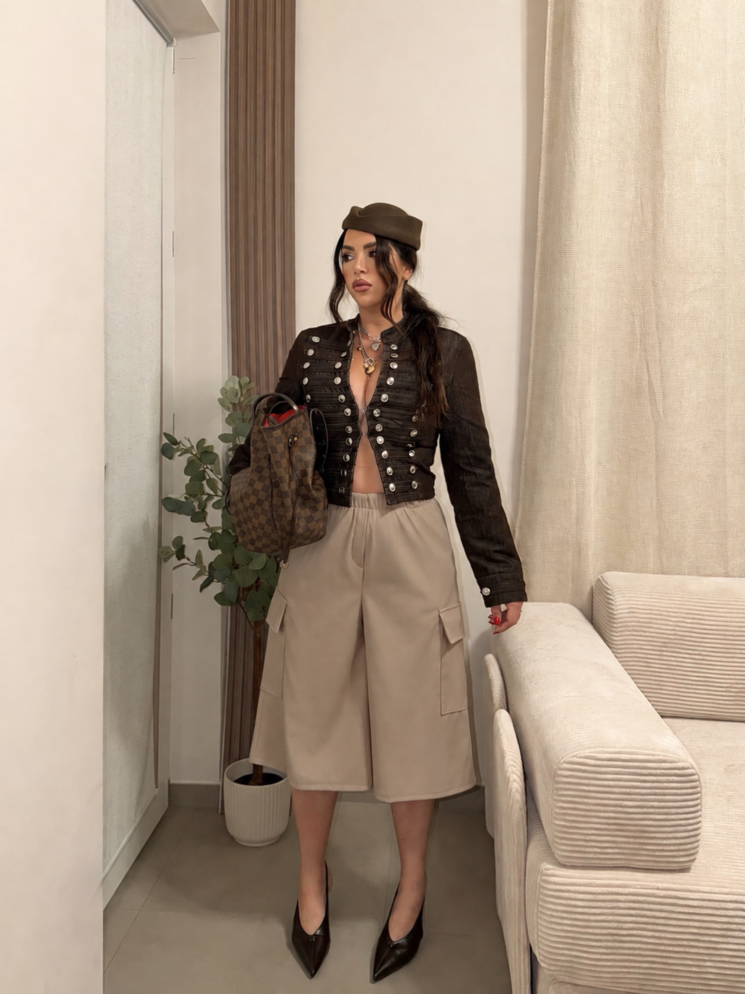 Pantaloni bermuda in eco pelle “Beverly”