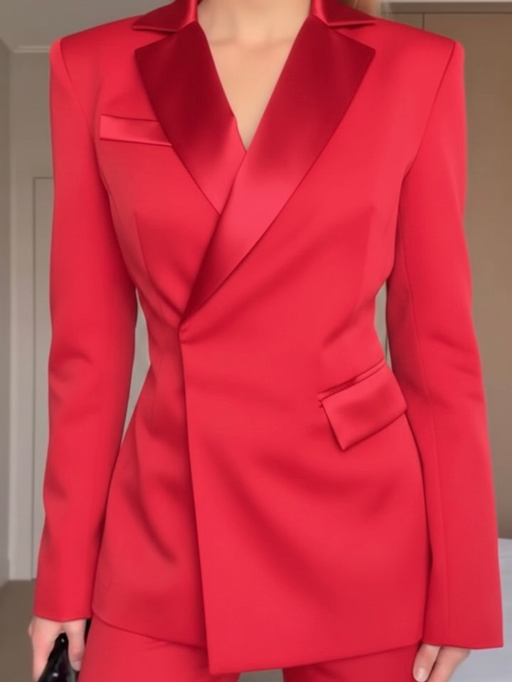 Tailleur con scollo “Signorina”