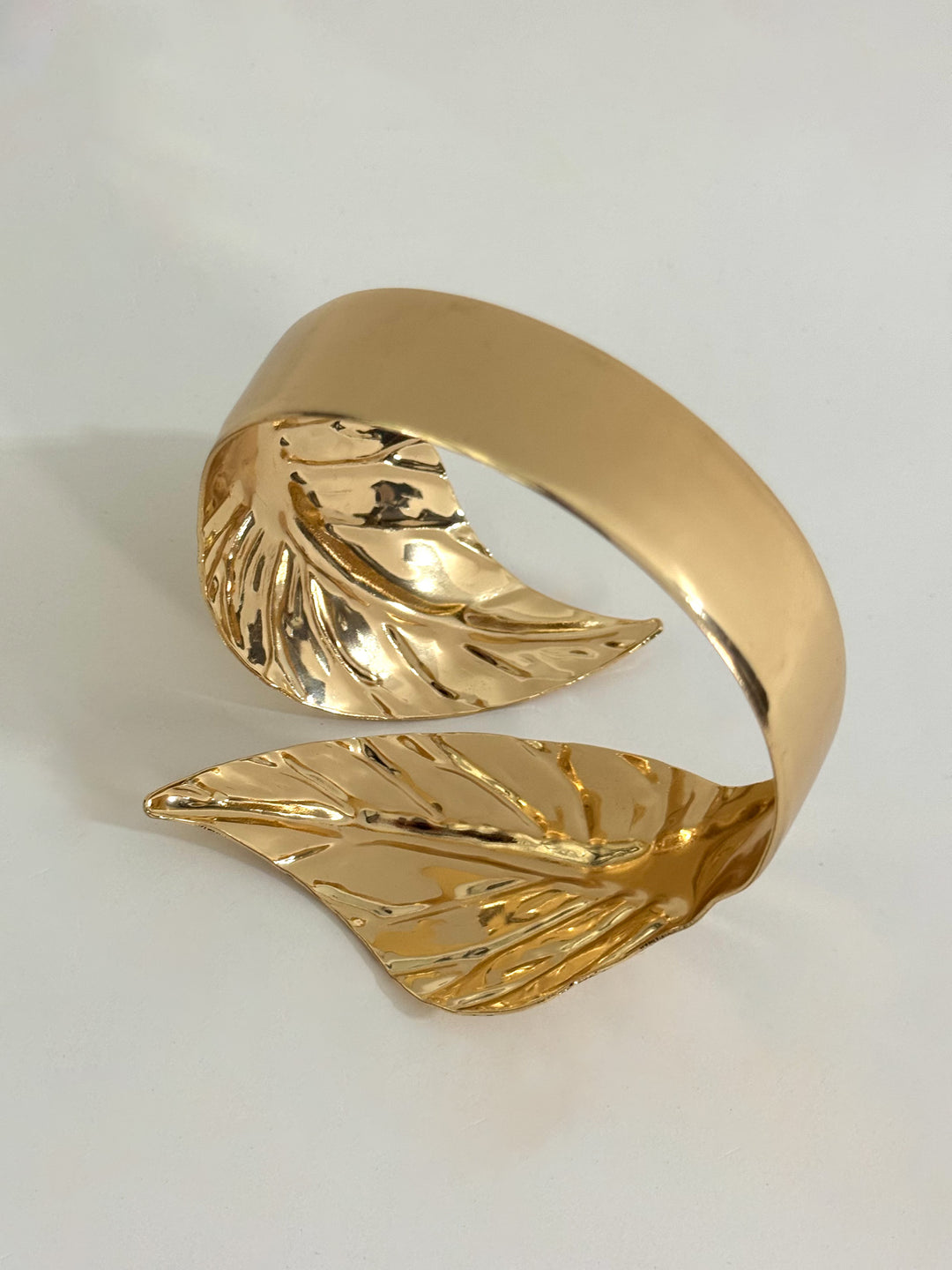 Bracciale rigido “Foglie”