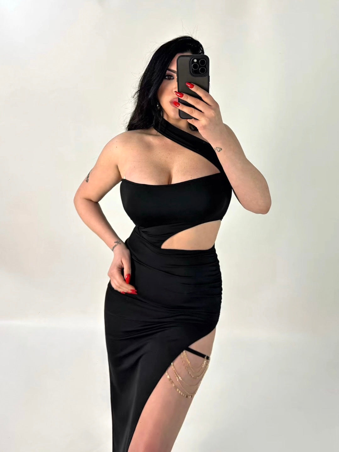 Abito longuette con cut out “Amira”