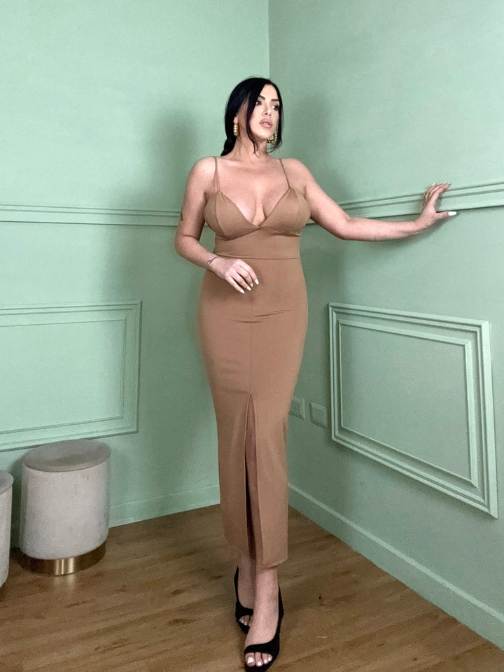 Vestido midi con copas preformadas “Erminia”