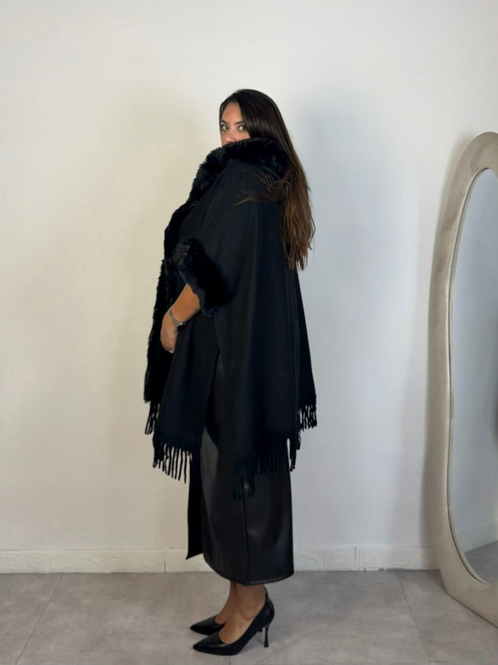 Mantella in lana con pelliccia “Soraya”