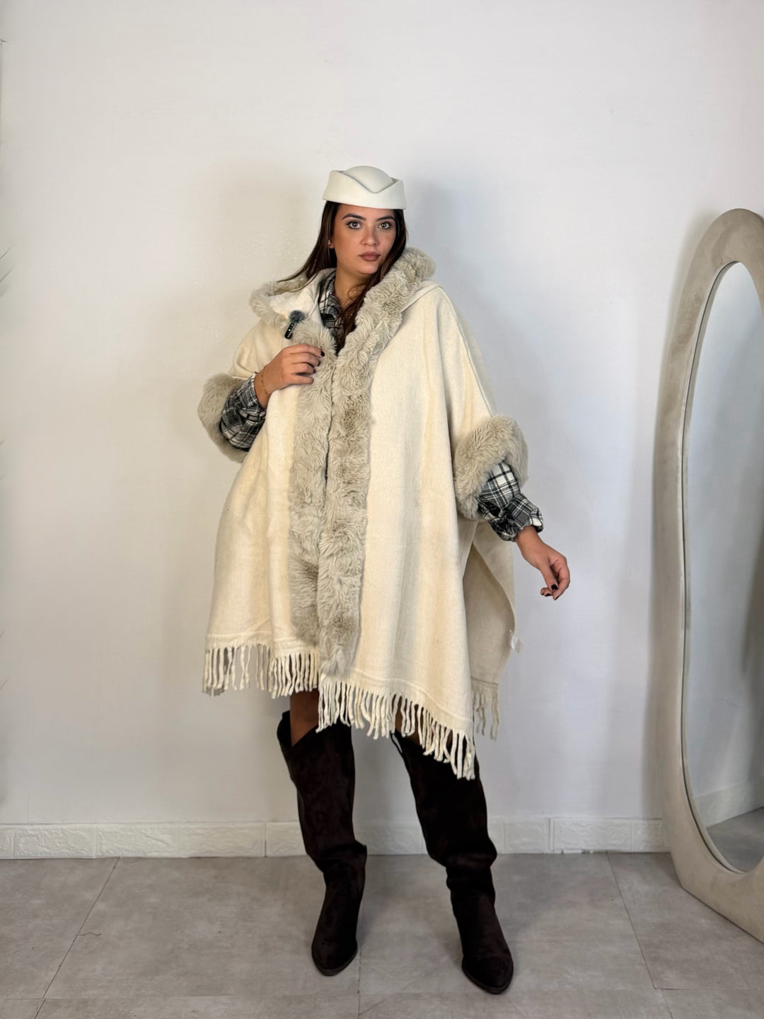 Mantella in lana con pelliccia “Soraya”