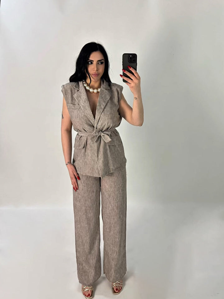 Tailleur effetto lino con fusciacca “Josephine”