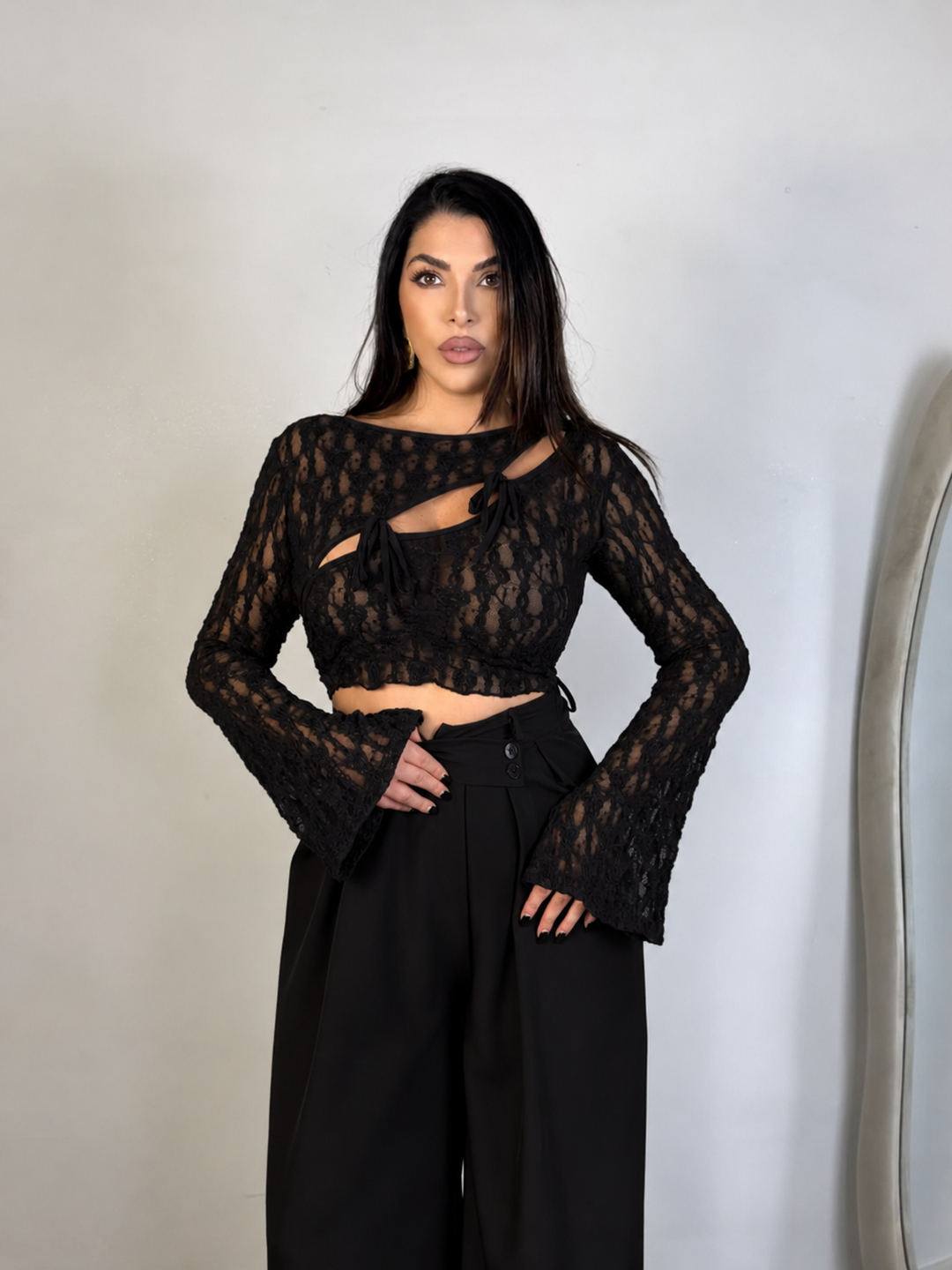 Maglia in pizzo crop “Karma”