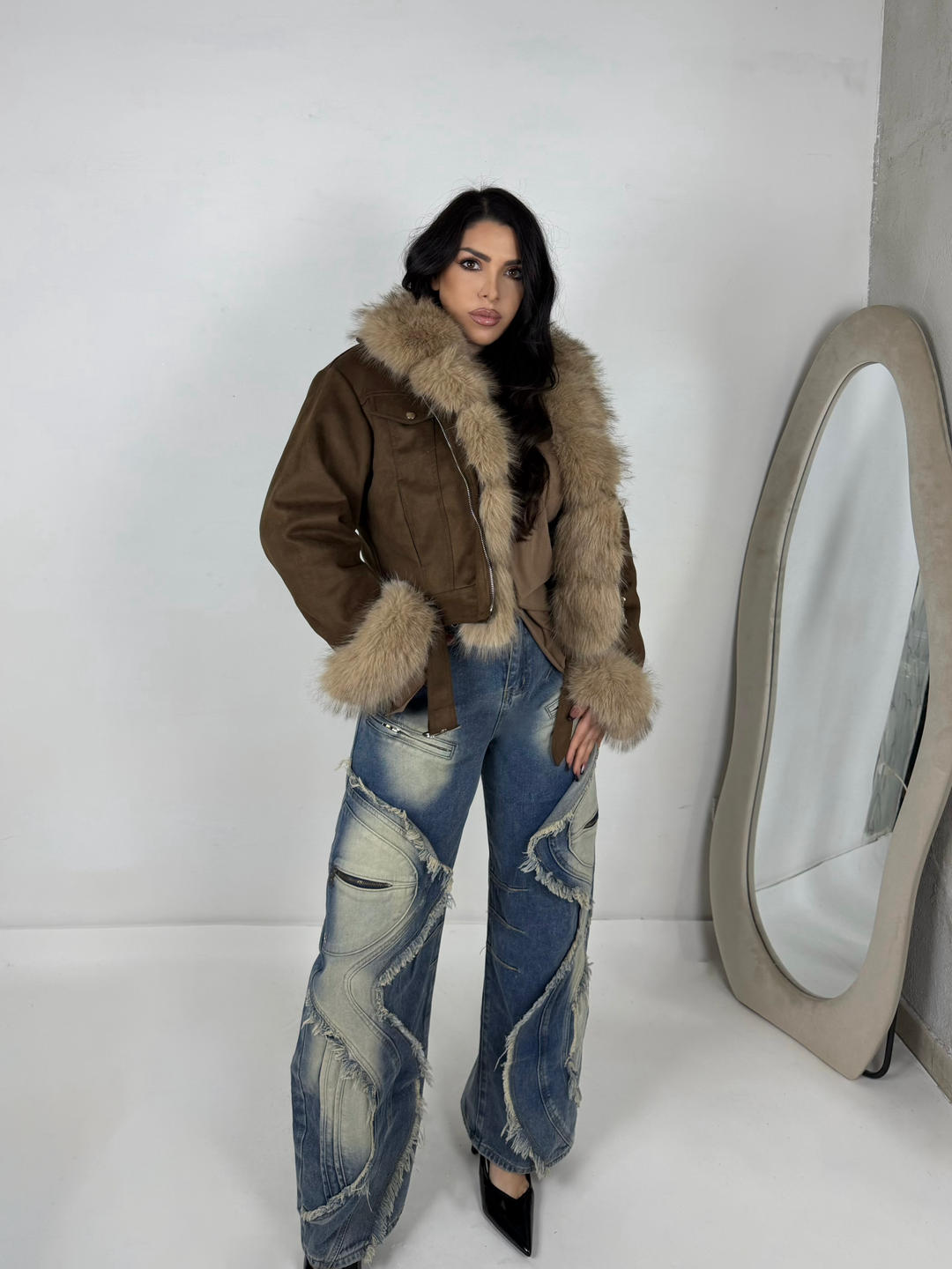 Montone scamosciato con pelliccia interna collo e polsi rimovibili in eco pelliccia “Diva”