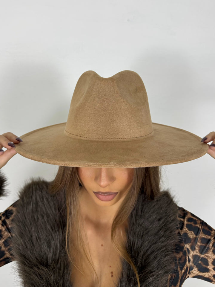 Cappello scamosciato falda larga “Charme”