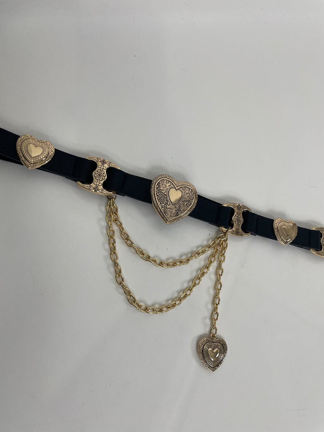 Cintura elastica con pendente e catene