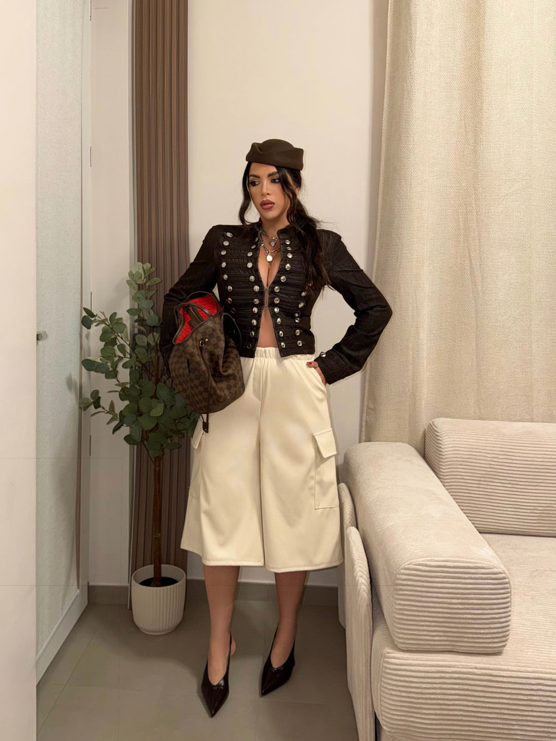 Pantaloni bermuda in eco pelle “Beverly”