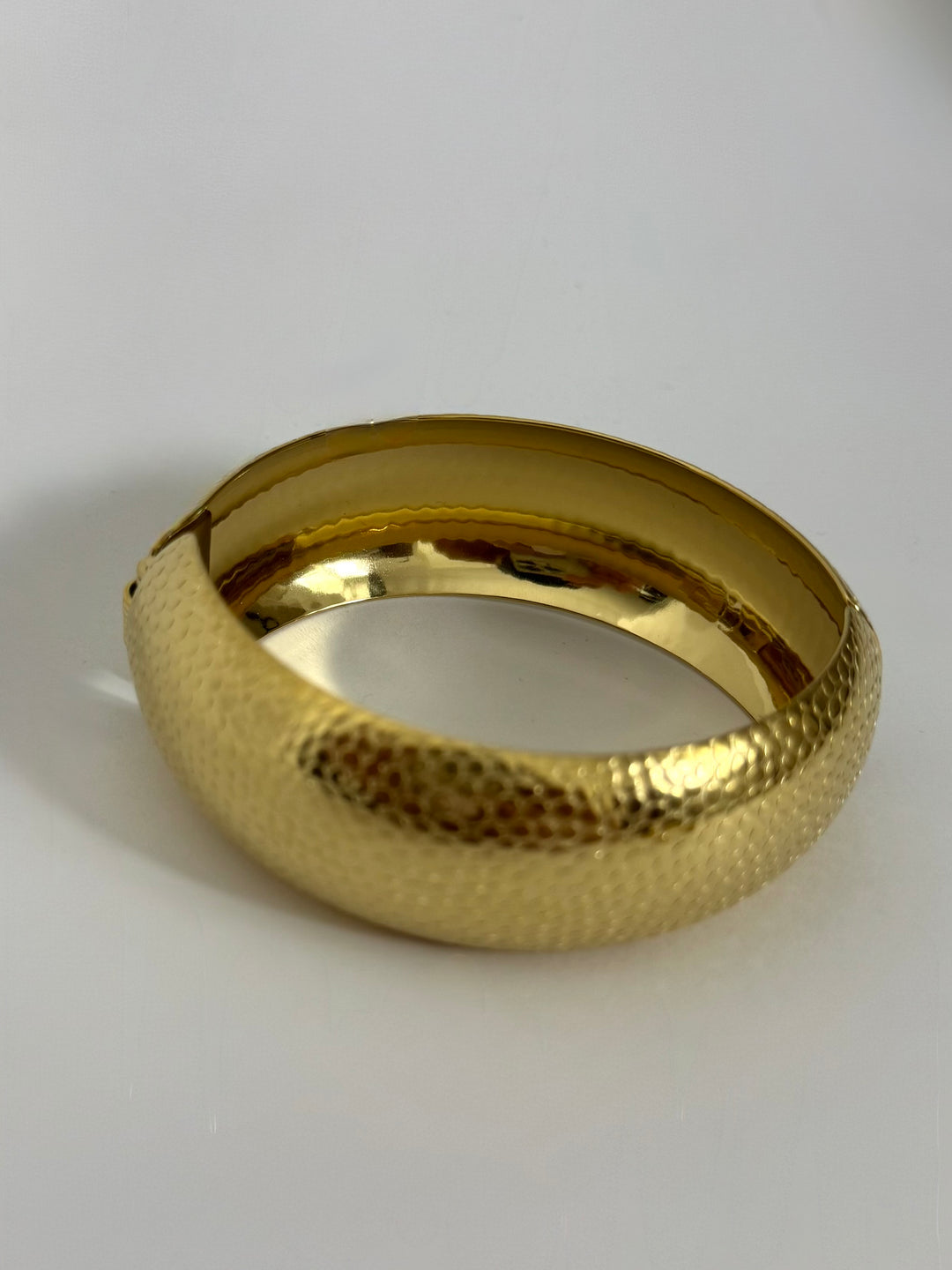 Bracciale martellato rotondo