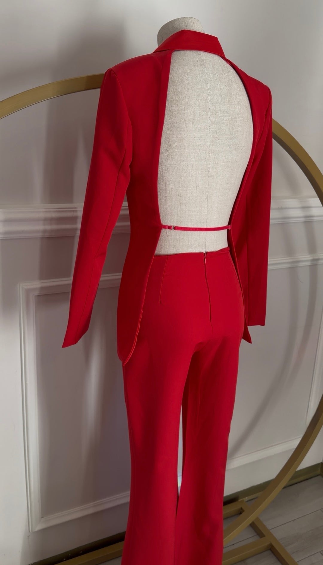 Tailleur con scollo “Signorina”