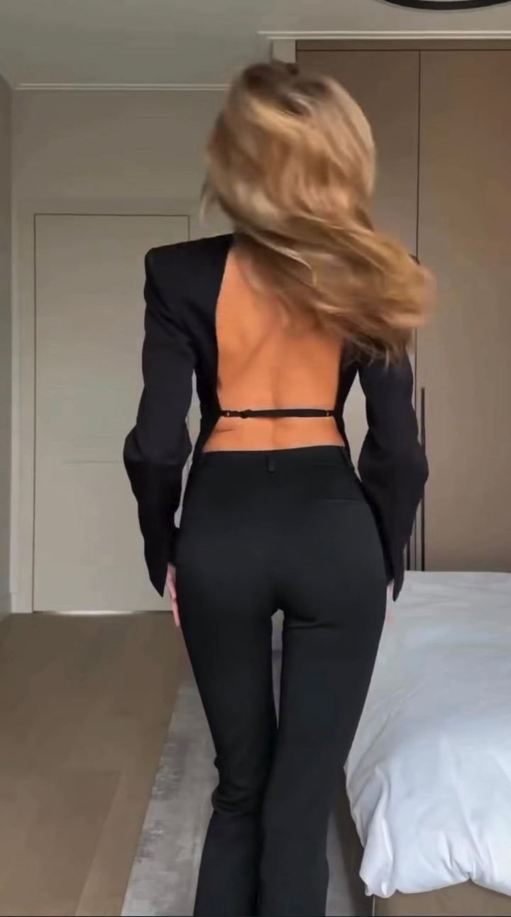 Tailleur con scollo “Signorina”