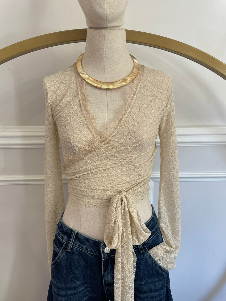 Maglia dolcevita in pizzo “Lady”