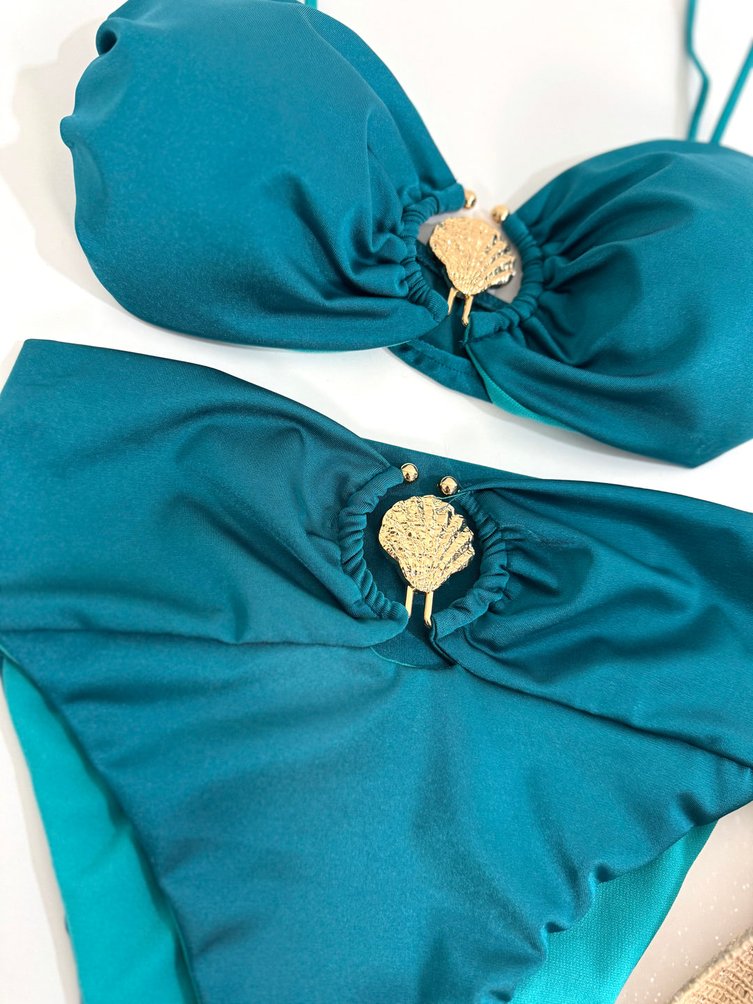 Costume a due pezzi vita alta “Conchiglia”