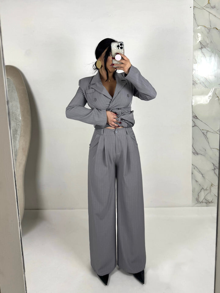 Tailleur gessato “Tanya”