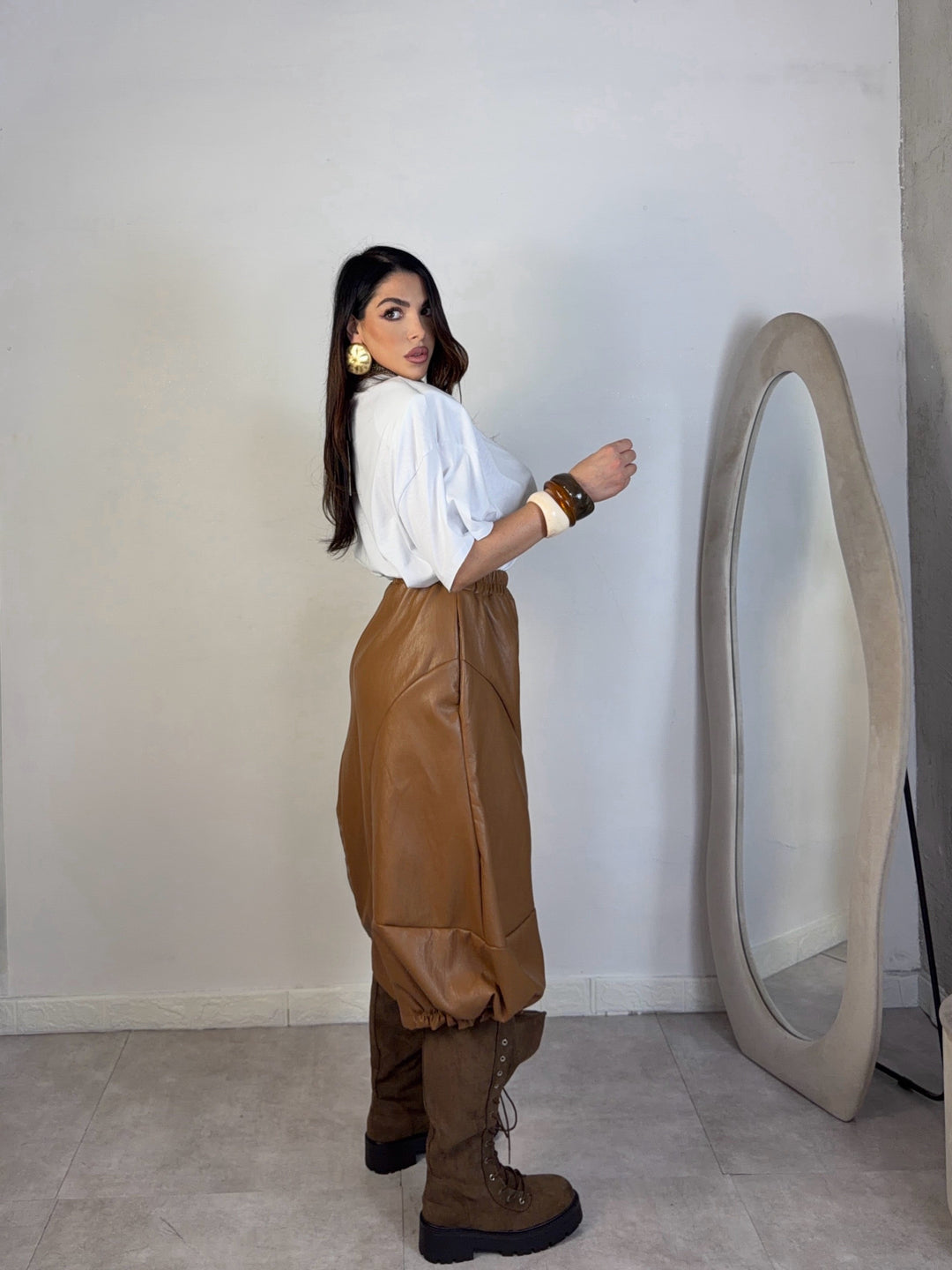 Pantaloni bermuda balloon in eco pelle “Vivienne”