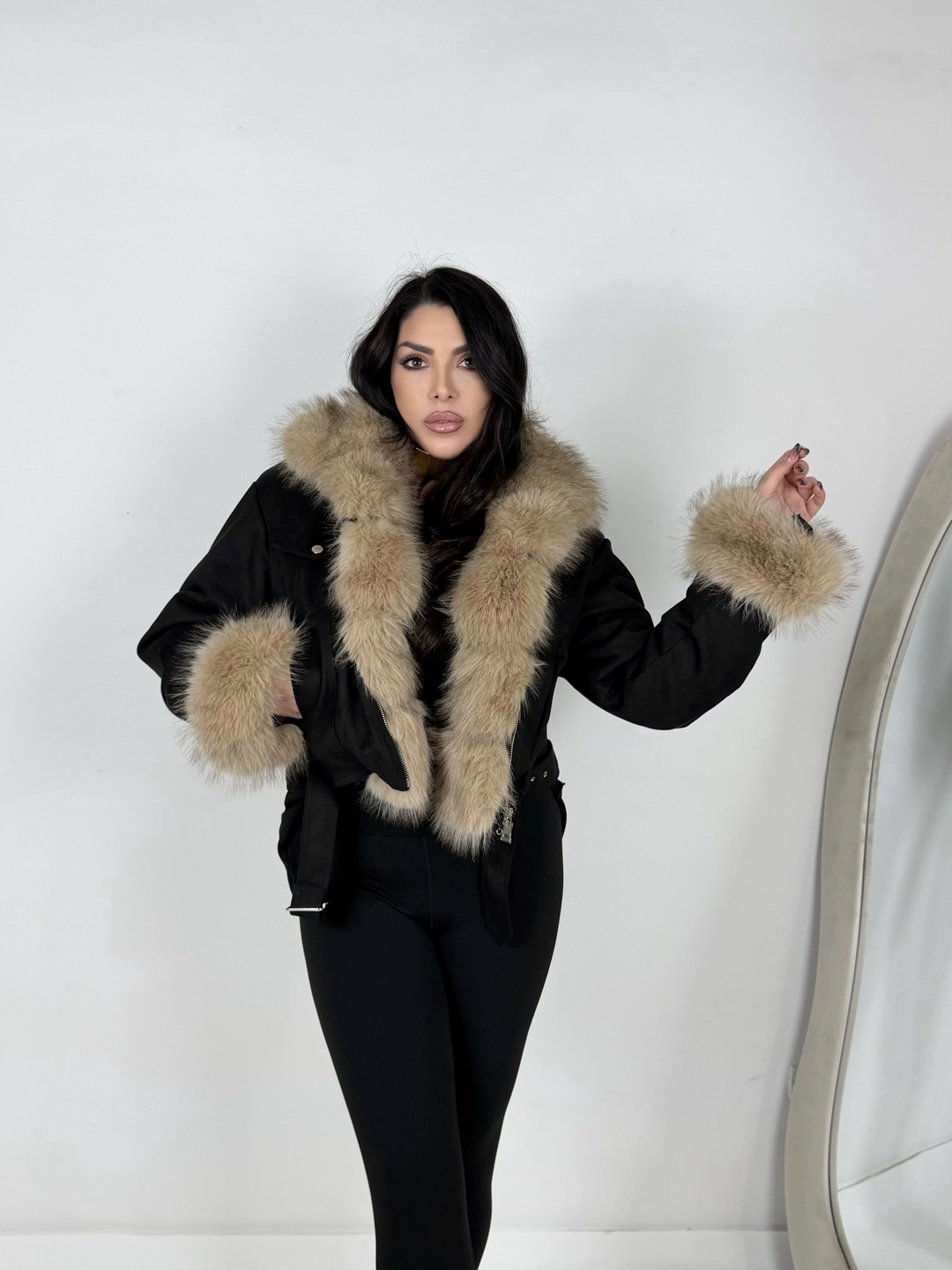 Montone scamosciato con pelliccia interna collo e polsi rimovibili in eco pelliccia “Diva”