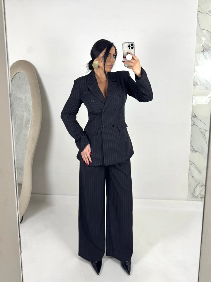 Tailleur gessato “Tanya”