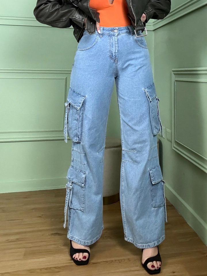 Jeans cargo palazzo con bolsillos en lona firme “Elettra”