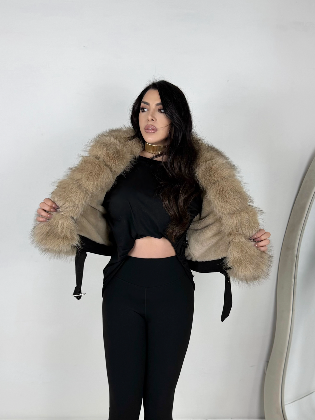 Montone scamosciato con pelliccia interna collo e polsi rimovibili in eco pelliccia “Diva”