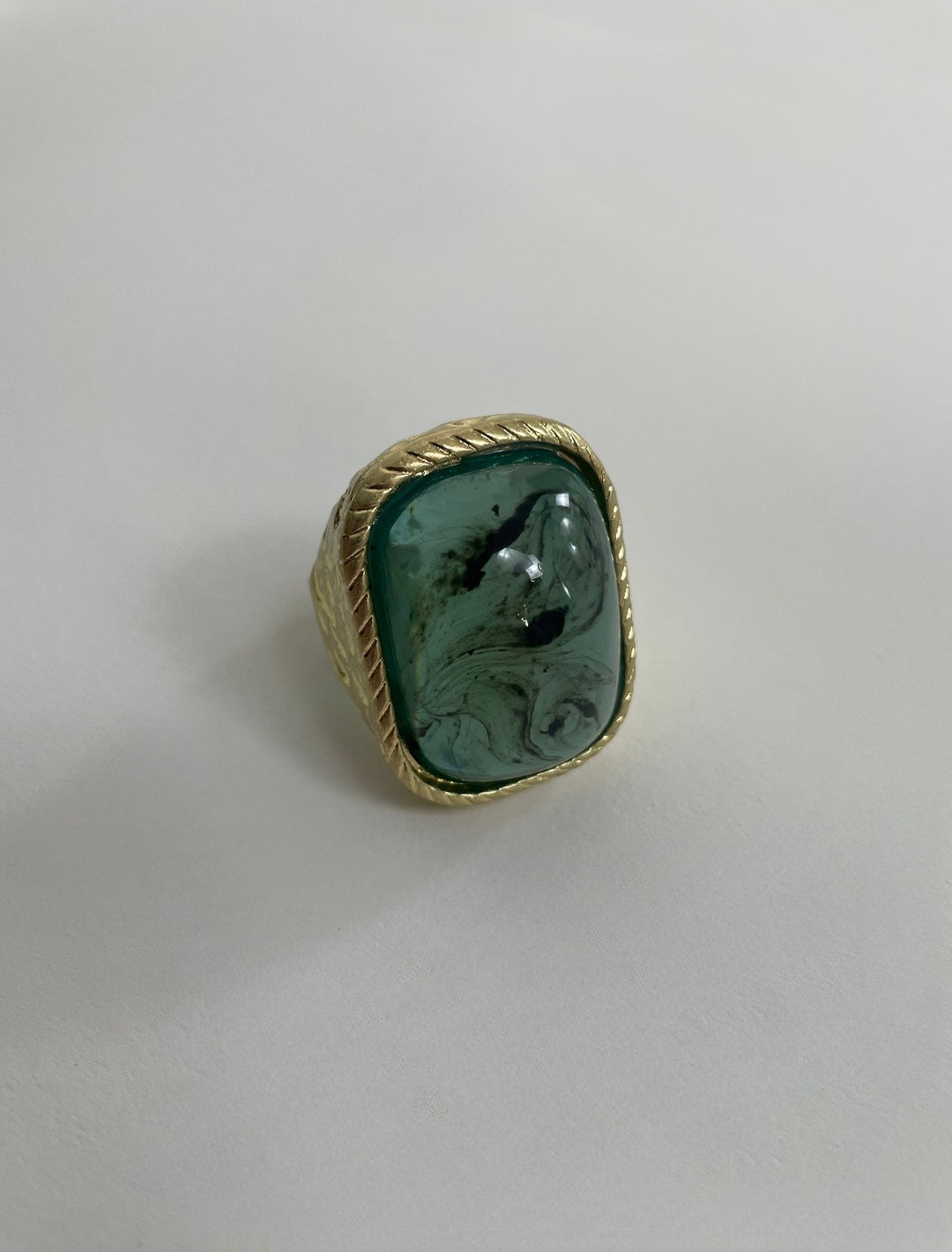 Anello grande con pietra “Giselle”
