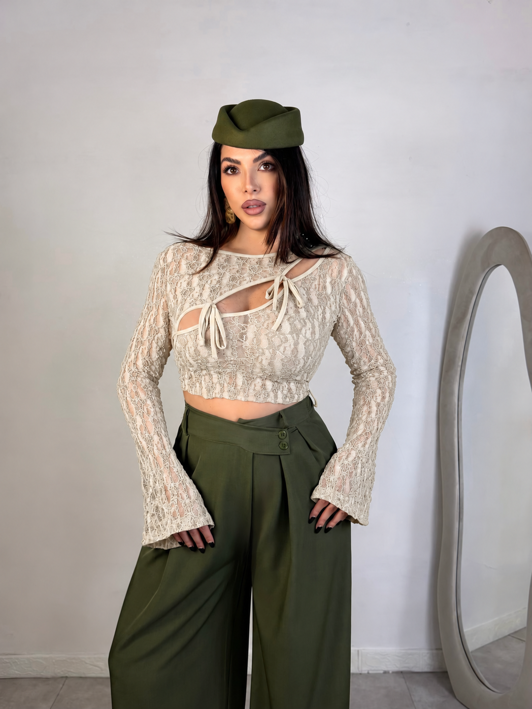 Maglia in pizzo crop “Karma”
