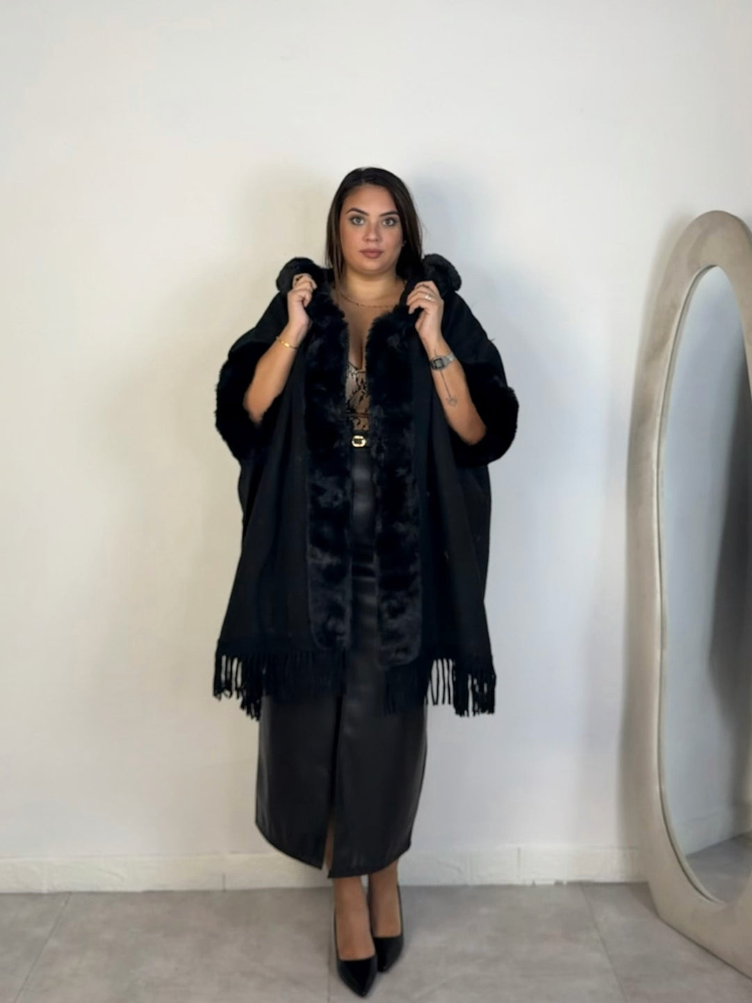Mantella in lana con pelliccia “Soraya”