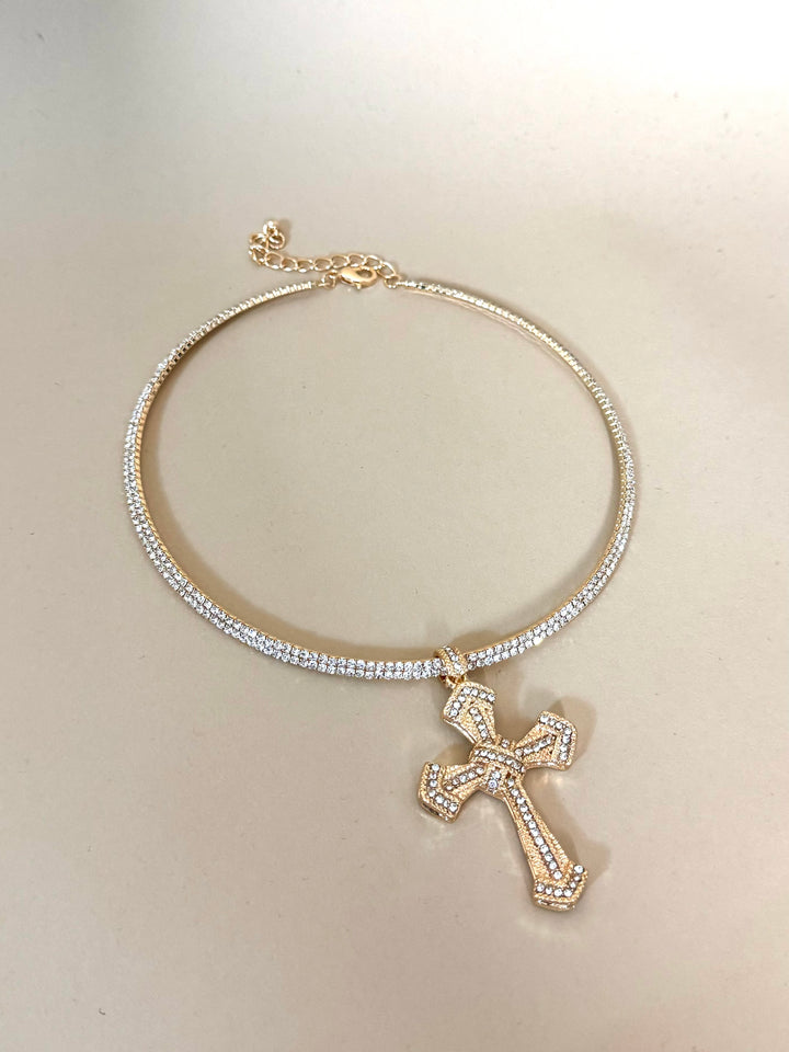 Collana rigida con croce “Krizia”