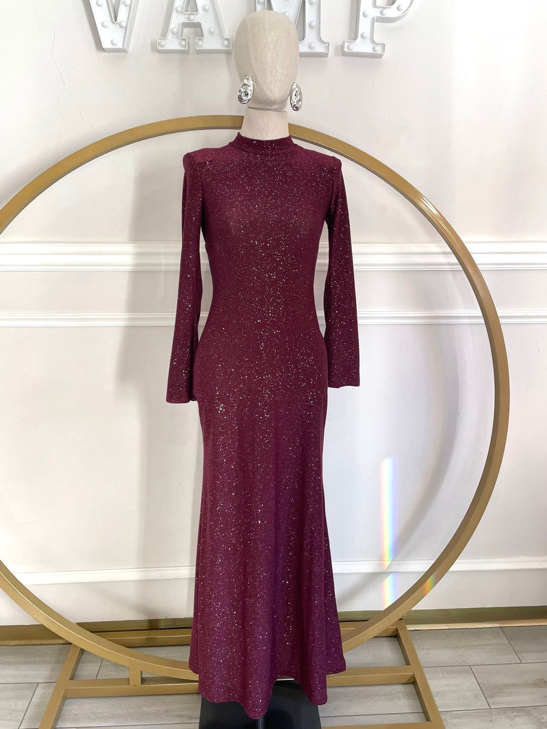 Abito lungo a sirena con scollo dietro “Seraphina”