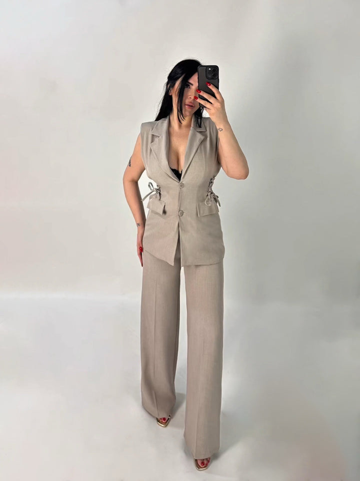 Tailleur con lacci in vita “Monique”