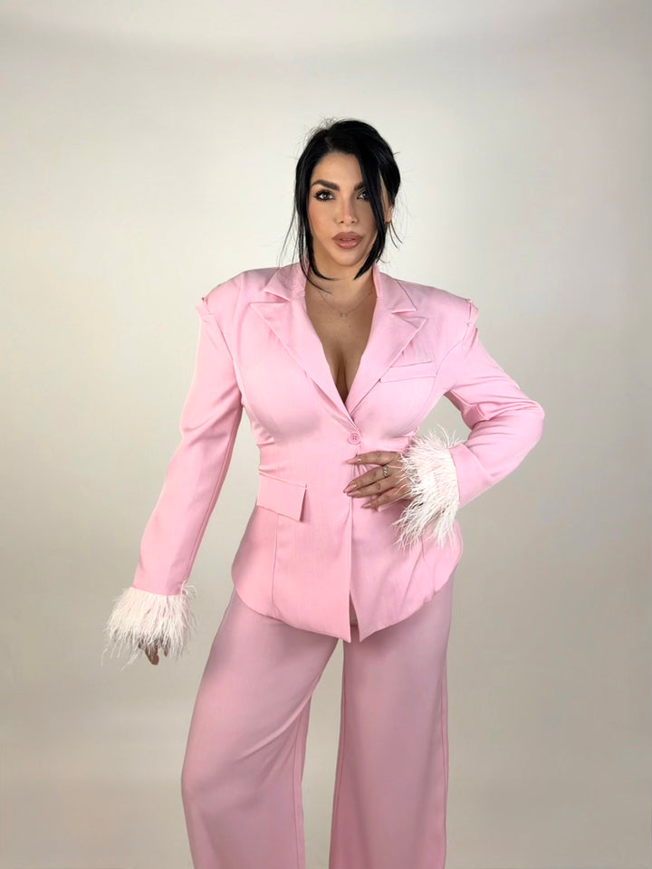 Tailleur con piume “Perla”