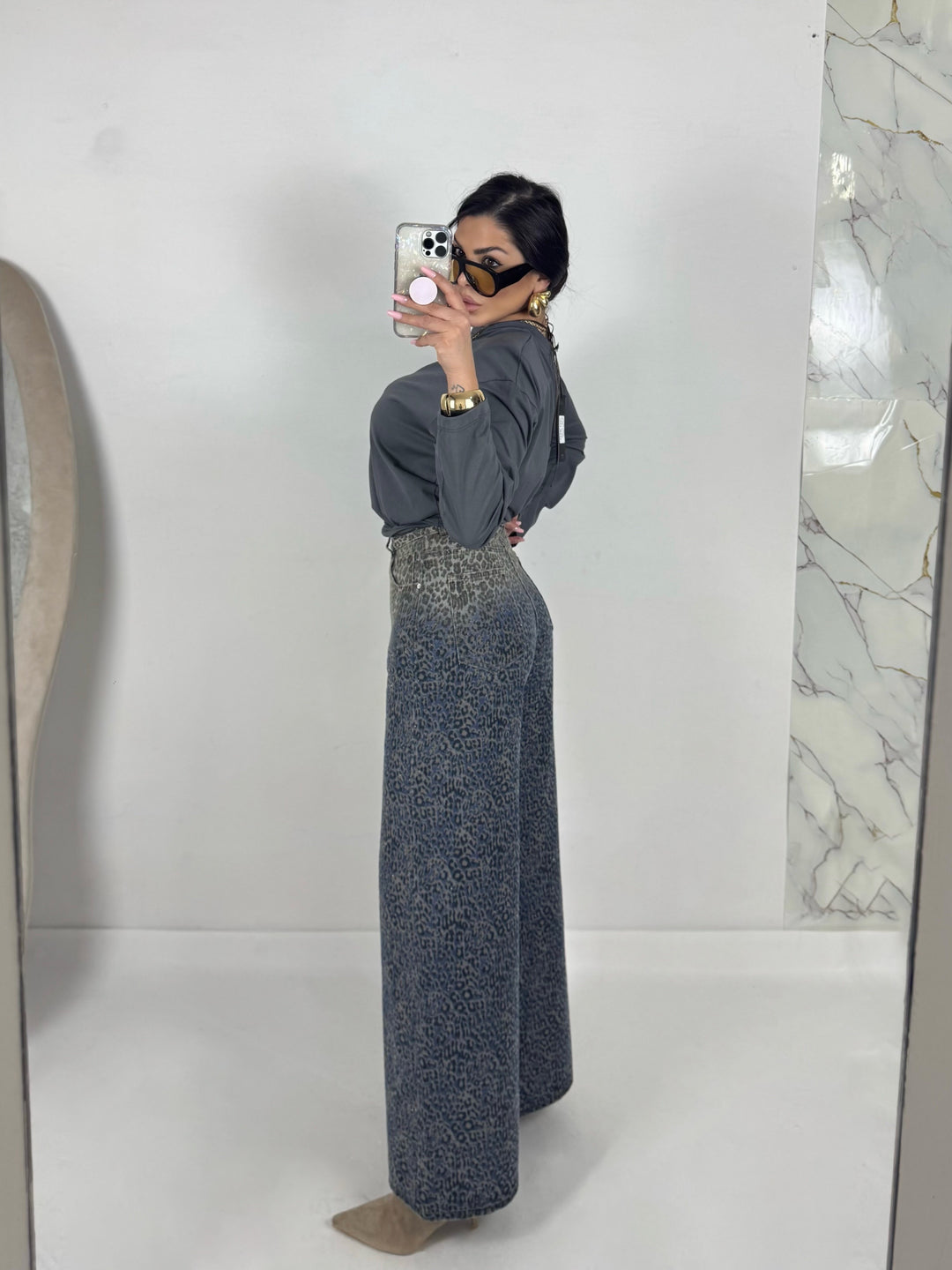 Jeans wide leg animalier con brillantini “Josephine”