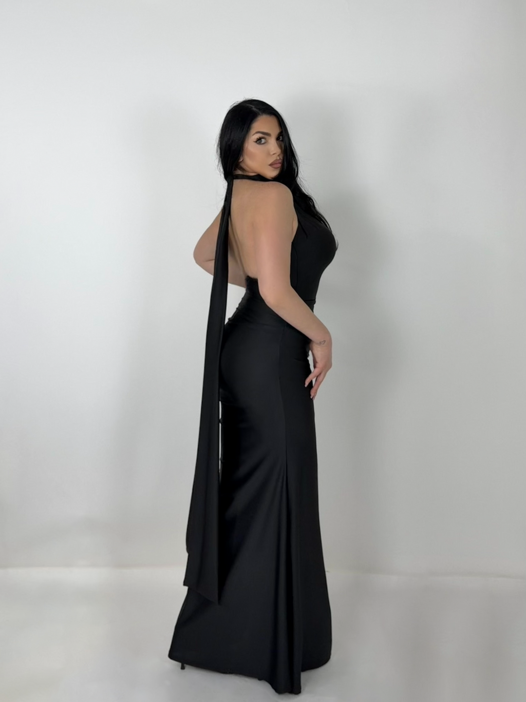 Abito a sirena con scollo dietro “Diana”