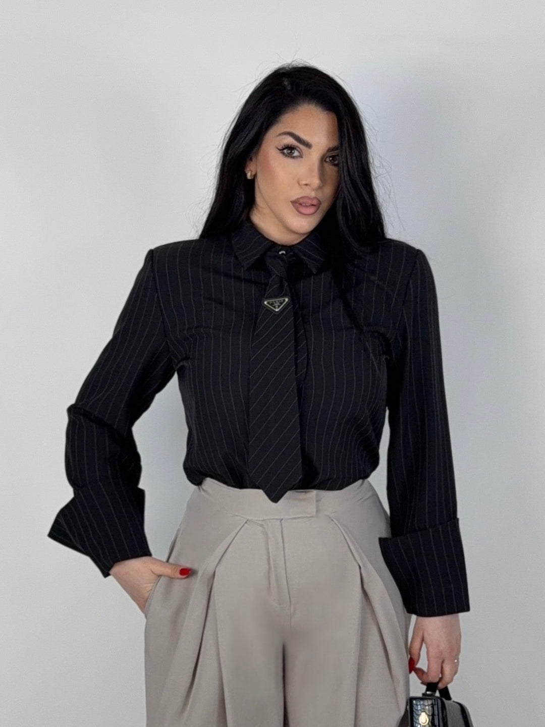 Camicia gessata con cravatta “Paris”