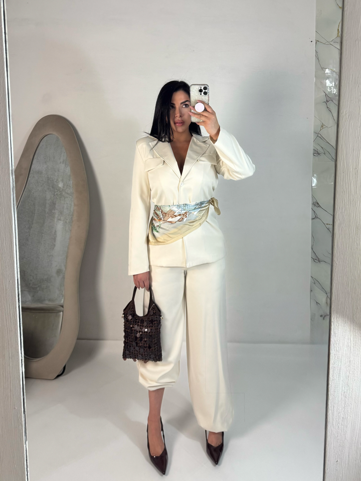 Tailleur giacca oversize e pantaloni balloon “Manila”