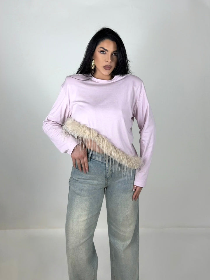 Maglia asimmetrica con piume e spalline “Jolie”