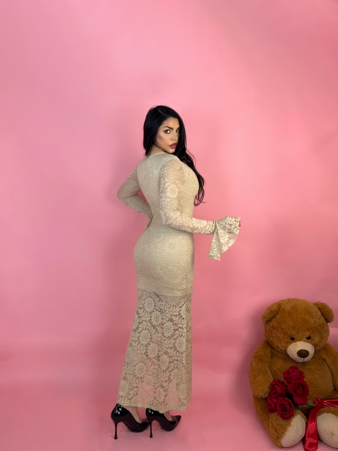 Abito in pizzo “Eternal”