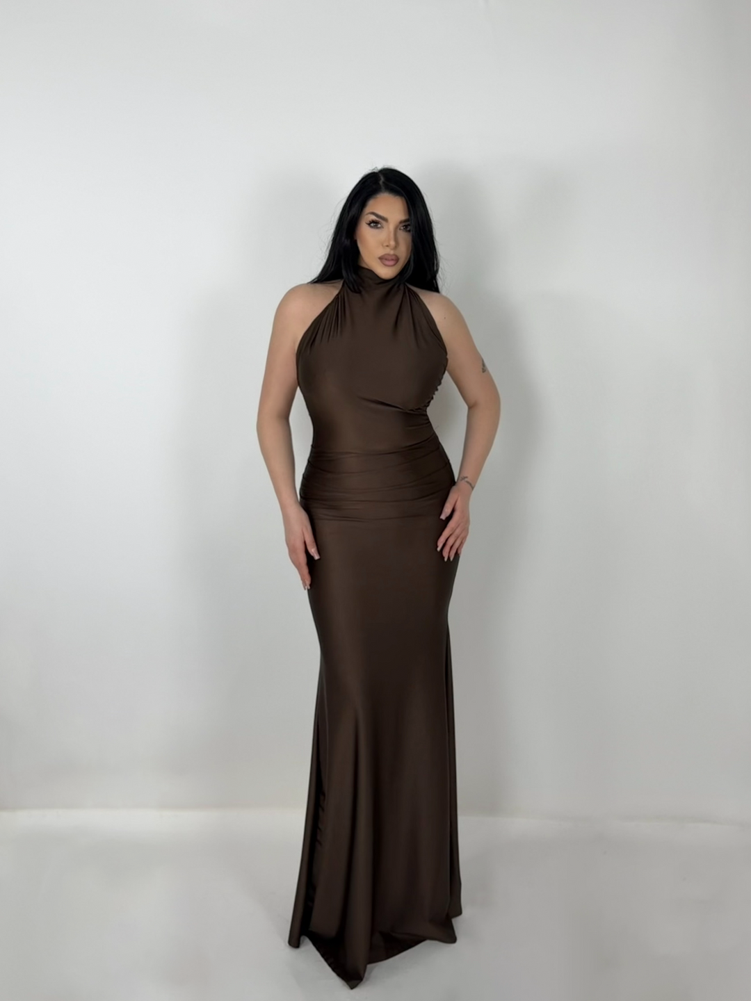 Abito a sirena con scollo dietro “Diana”