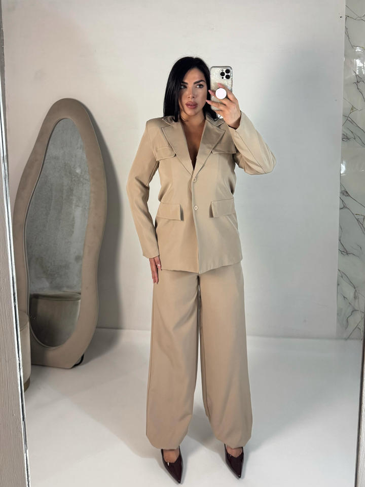 Tailleur giacca oversize e pantaloni balloon “Manila”