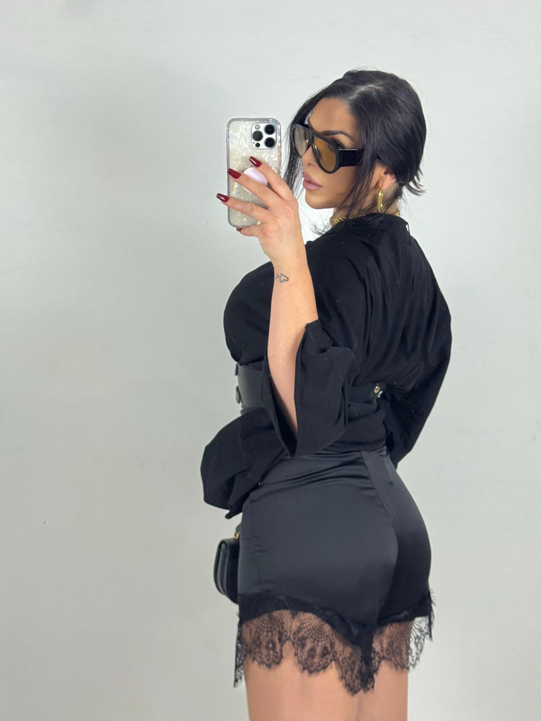 Pantaloncini in raso e pizzo “Ilary”