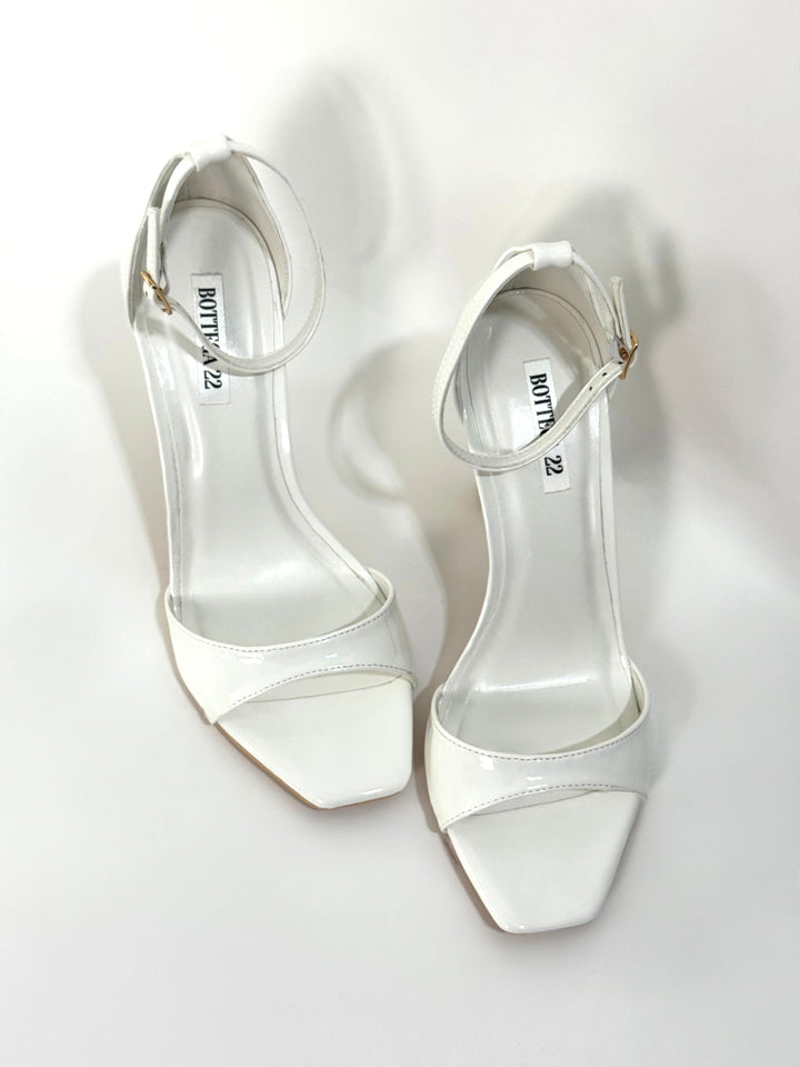 Sandali in eco pelle “Eleonora”