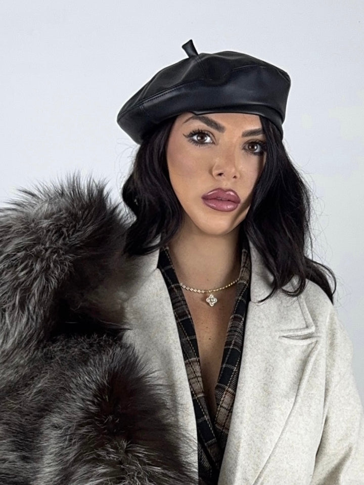 Cappello in eco pelle “Parigi”