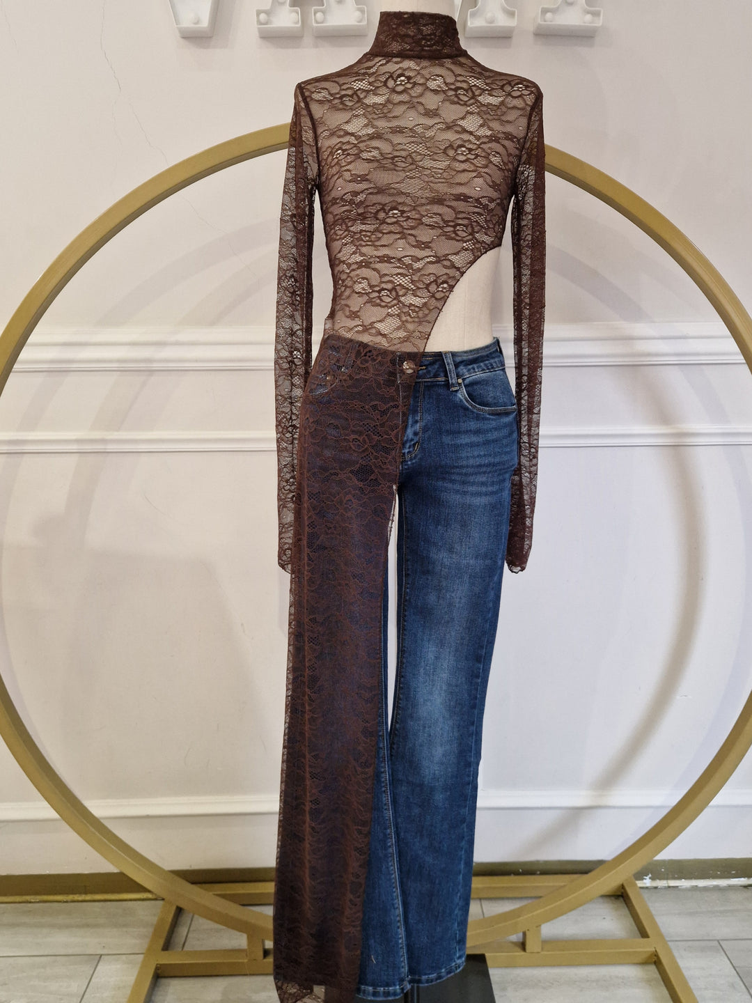 Maglia in pizzo asimmetrica “Opium”