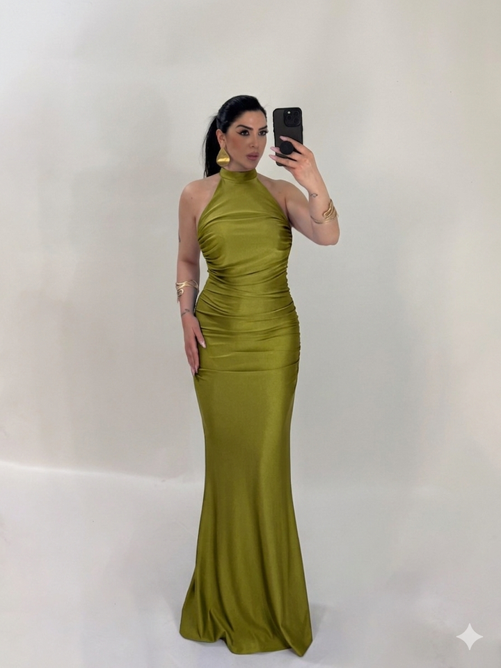 Abito lungo a sirena con scollo dietro “The Best”