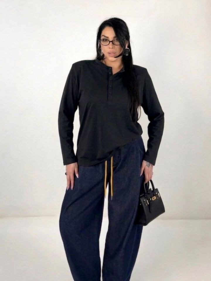 Maglia con bottoncini e spalline "Comfy"